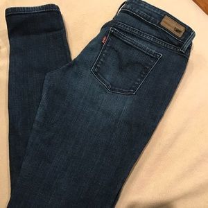 Levi’s slight curve